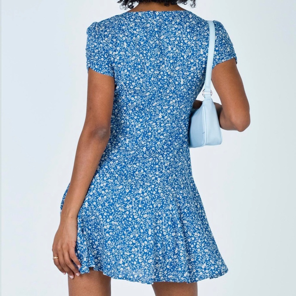 Sold - Picture 4 of 8